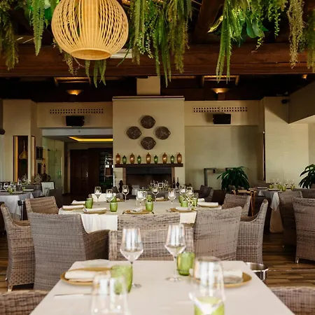 Magnificent Apartment, Close To The Beach, In *