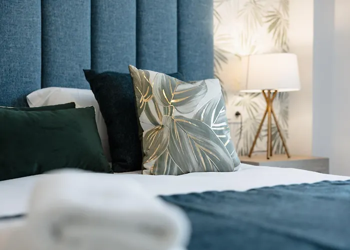 Magnificent Apartment, Close To The Beach, In *