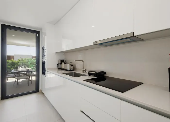 Magnificent Apartment, Close To The Beach, In * Estepona