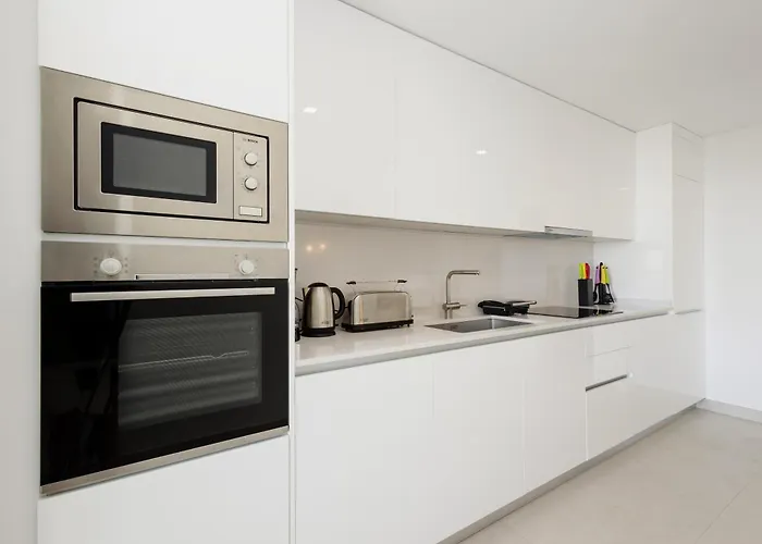 Magnificent Apartment, Close To The Beach, In Apartment Estepona