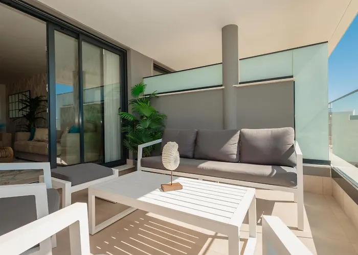 Magnificent Apartment, Close To The Beach, In *