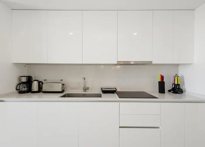 Apartment Magnificent Apartment, Close To The Beach, In