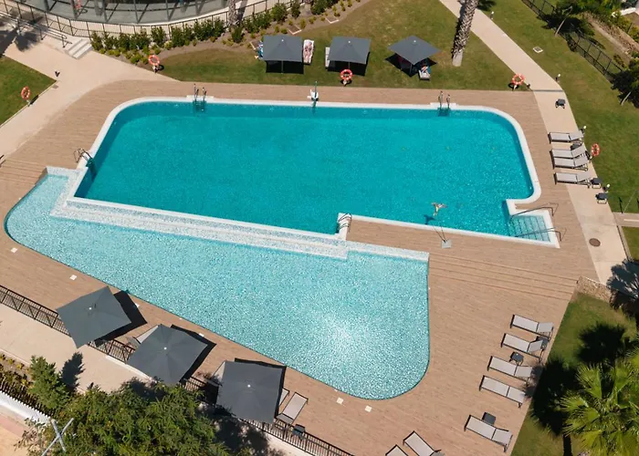 Apartment Magnificent Apartment, Close To The Beach, In