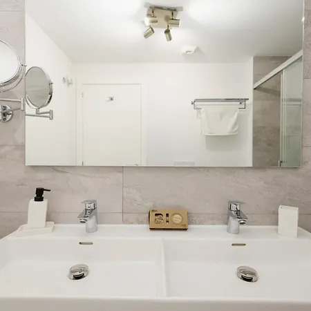 Magnificent Apartment, Close To The Beach, In * Estepona