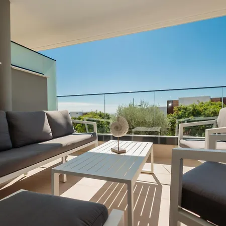 Magnificent Apartment, Close To The Beach, In Appartement *