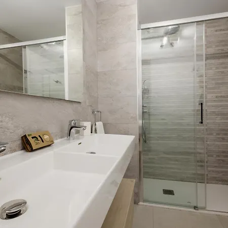 Magnificent Apartment, Close To The Beach, In Appartement *